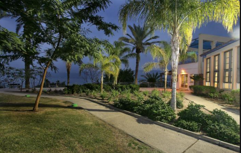 בֵּית יֶרַח אֵיתָנִים