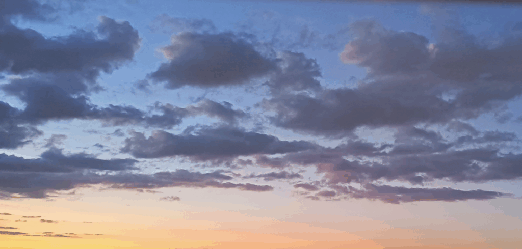 בַּבֹּקֶר מָצָאתִי אֶת הַיָּרֵחַ